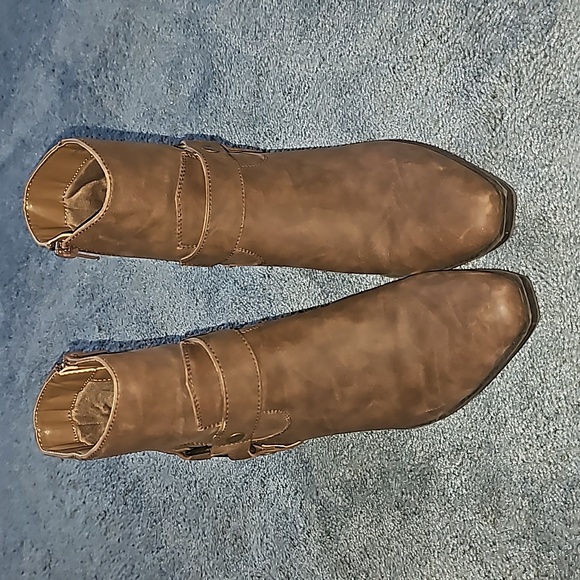 Booties - Picture 4 of 4